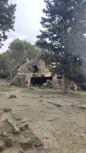 Château  de Roquemartine-Grotte de Calès