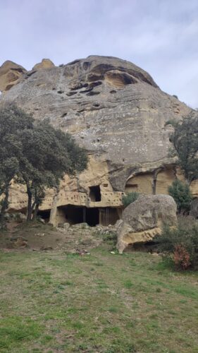 Château  de Roquemartine-Grotte de Calès