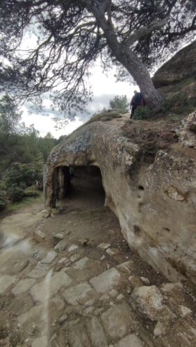 Château  de Roquemartine-Grotte de Calès